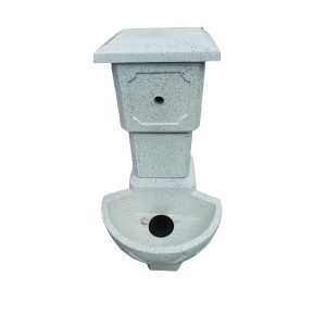 Betonska česma veća