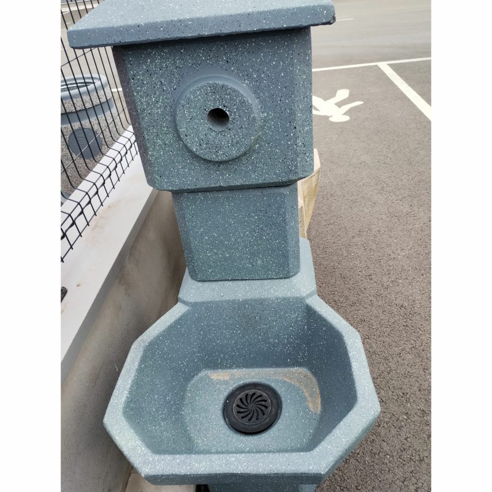 Betonska česma veća - Slika 2